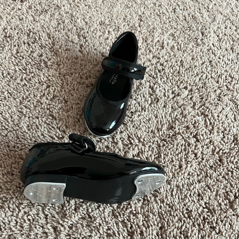 Girls tap shoes
